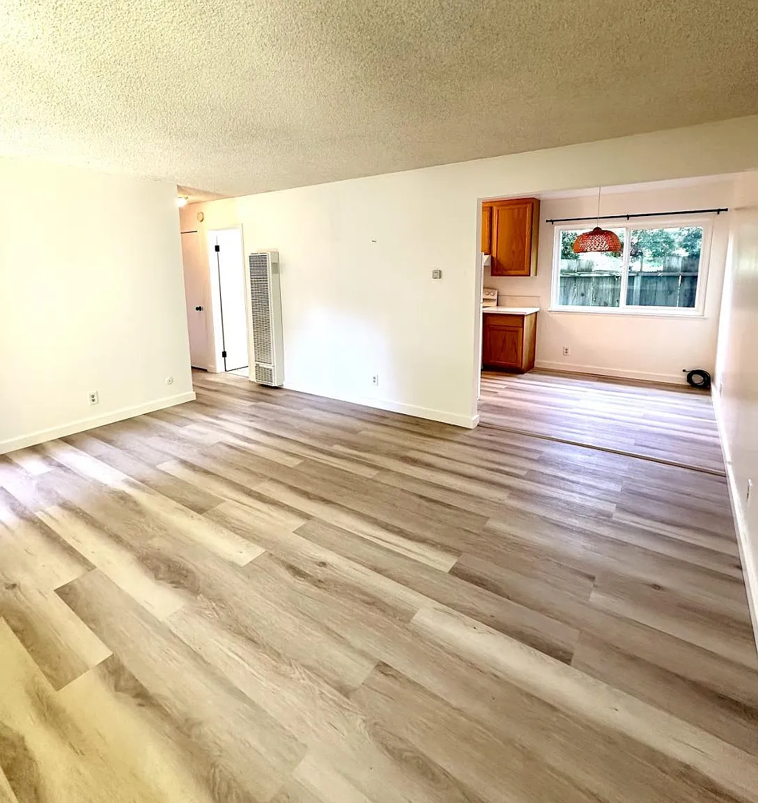 2 bed, 800 sqft, $2,800 — Photo 2