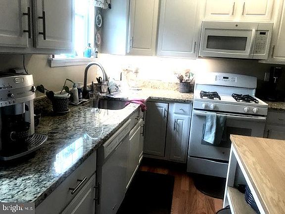 3rd image of 3831 Watkins Mill Dr