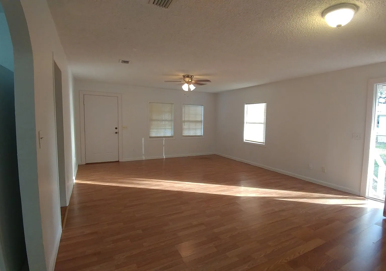 Your Next Home Is Here Charming 3/1 in Apopka! — Photo 3