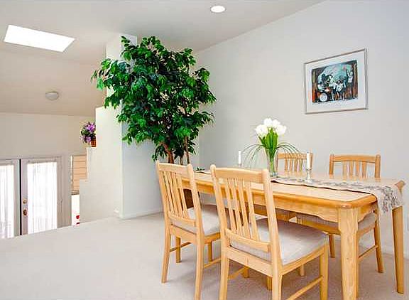 5th image of 735 Bonair Pl