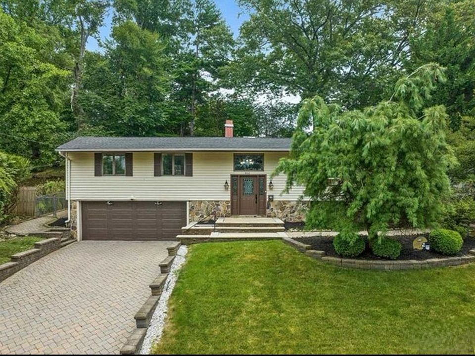1st image of 442 Wildwood Rd