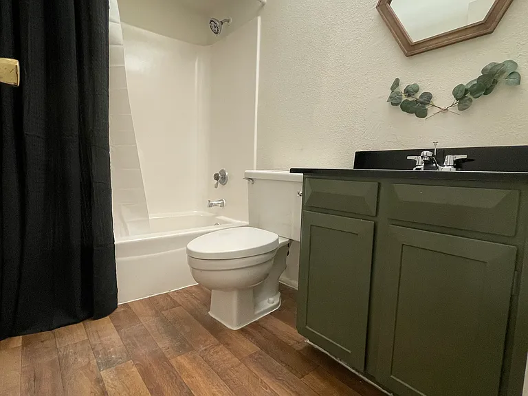 2221 W Farmdale Ave #23 — Photo 1