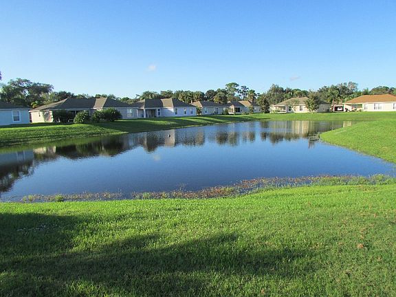 3rd image of 534 High Hawk Cir