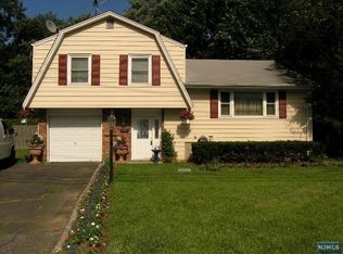 731 Colonial Blvd, Washington Township, NJ 07676