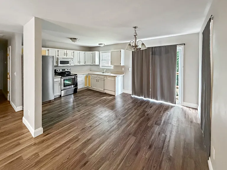 234 Evergreen Dr — Photo 2