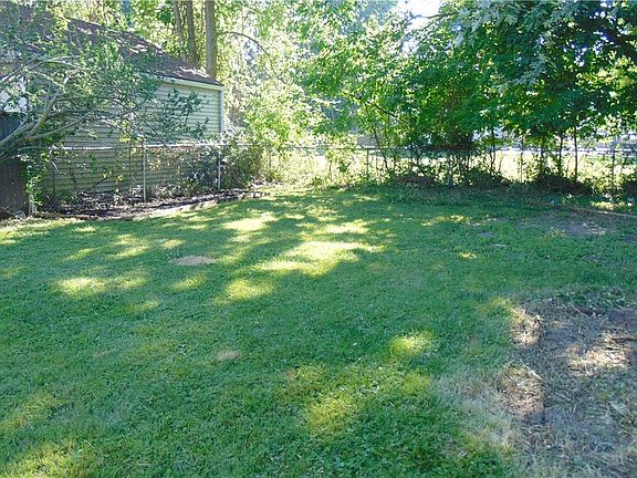 5th image of 34090 Roberts Rd