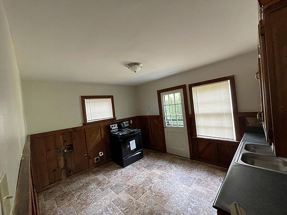 3rd image of 3464 Dunn Ave