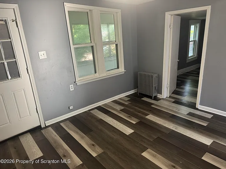 219 N Bromley Ave — Photo 9