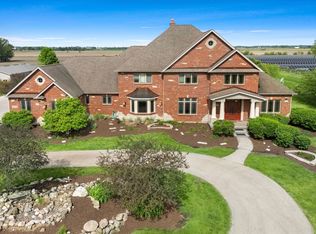 11N720 Muirhead Rd, Elgin, IL 60124