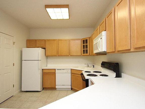 5th image of 3262 S Meadowcreek Blvd