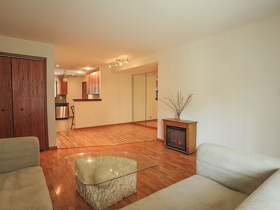 5th image of 7218 W Wrightwood Ave APT 107