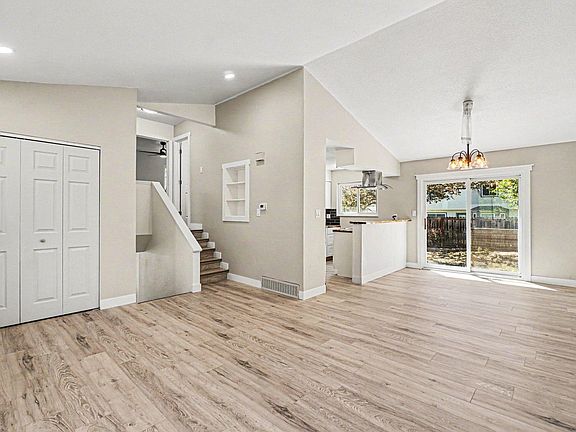 2nd image of 1530 Gloria Ct