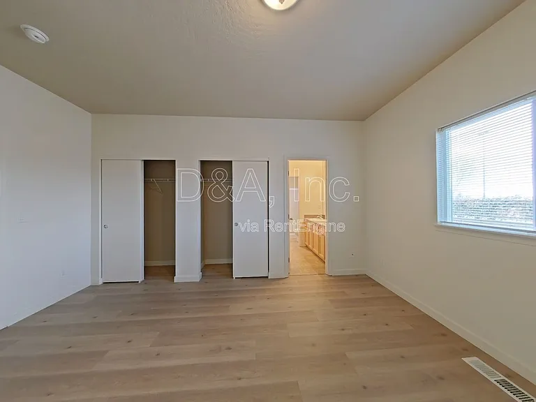 4373 Mackinaw Ave SE — Photo 13