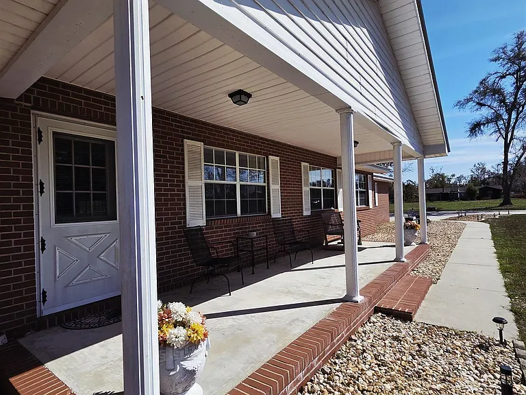 102 S Claire Dr — Photo 28