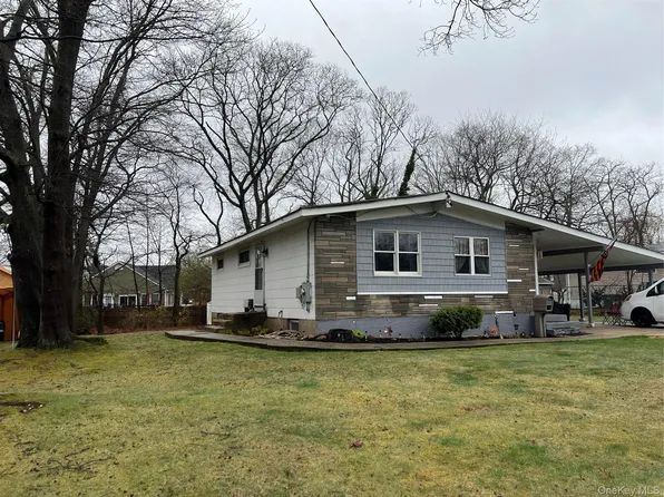 76 Samuel Street, Ronkonkoma, NY 11779