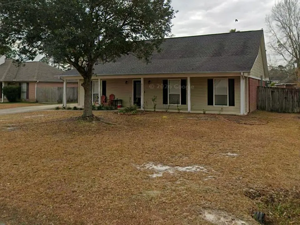 2055 Parkview Dr