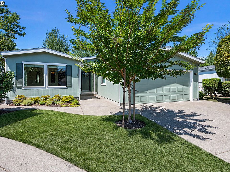 1st image of 3220 Crescent Ave Space 15