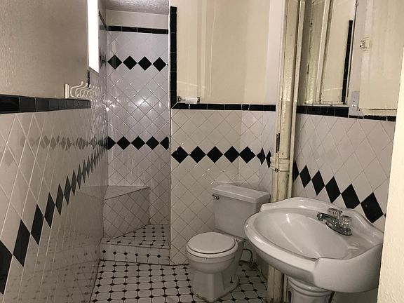 4th image of 612 Arno St SE APT B