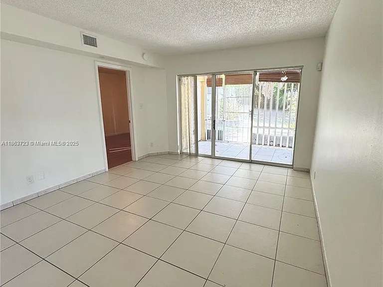 9500 SW 140th Ct #9500 — Photo 3