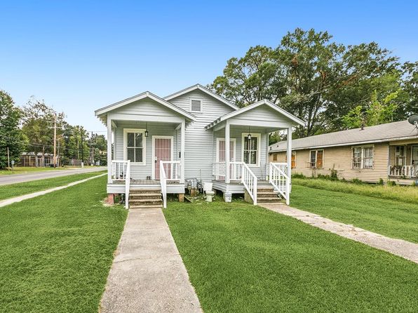 baton-rouge-louisiana-441803309 picture