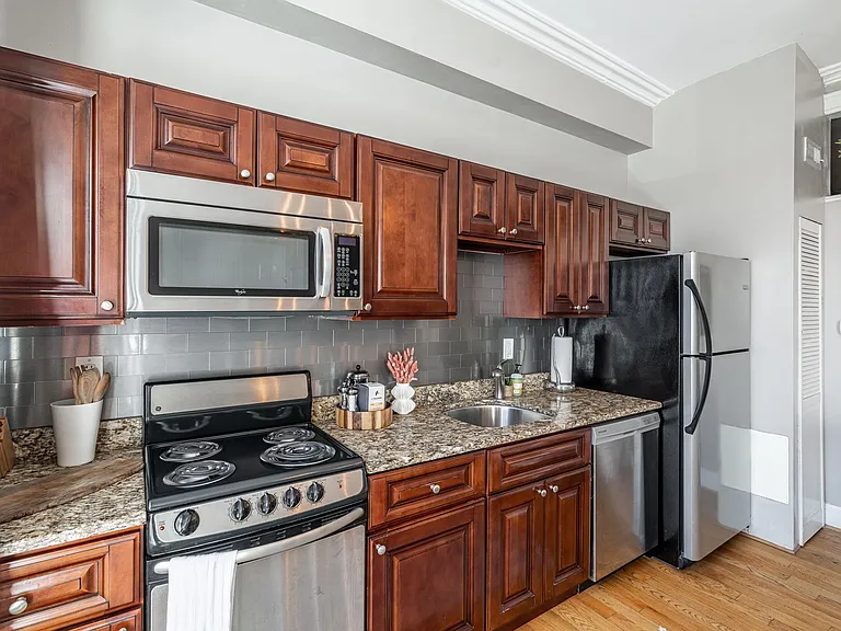 Short Term Rentals — Photo 4