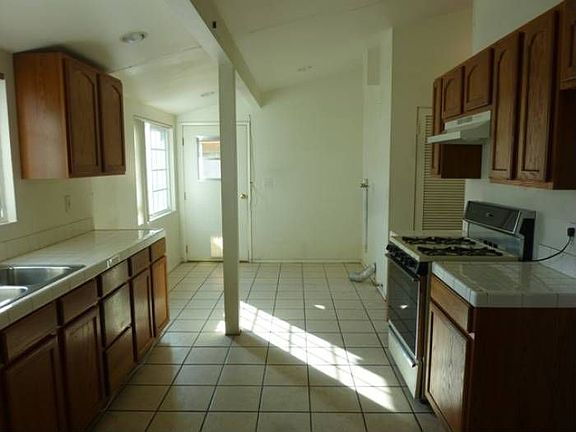 5th image of 1315 W Vine Ave