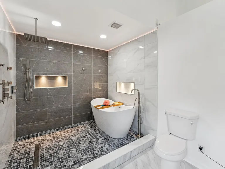 8403 Silverdale Ct — Photo 27