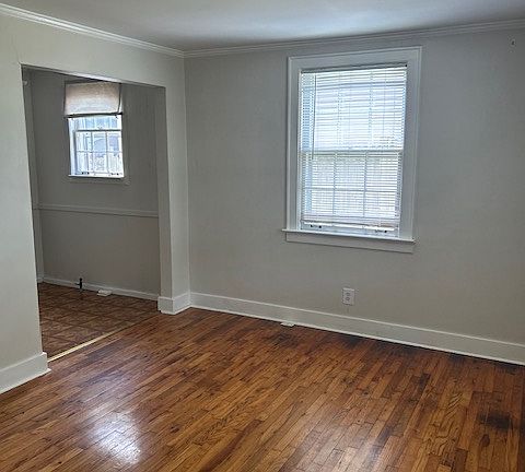 5th image of 2132 Rosemary Ln