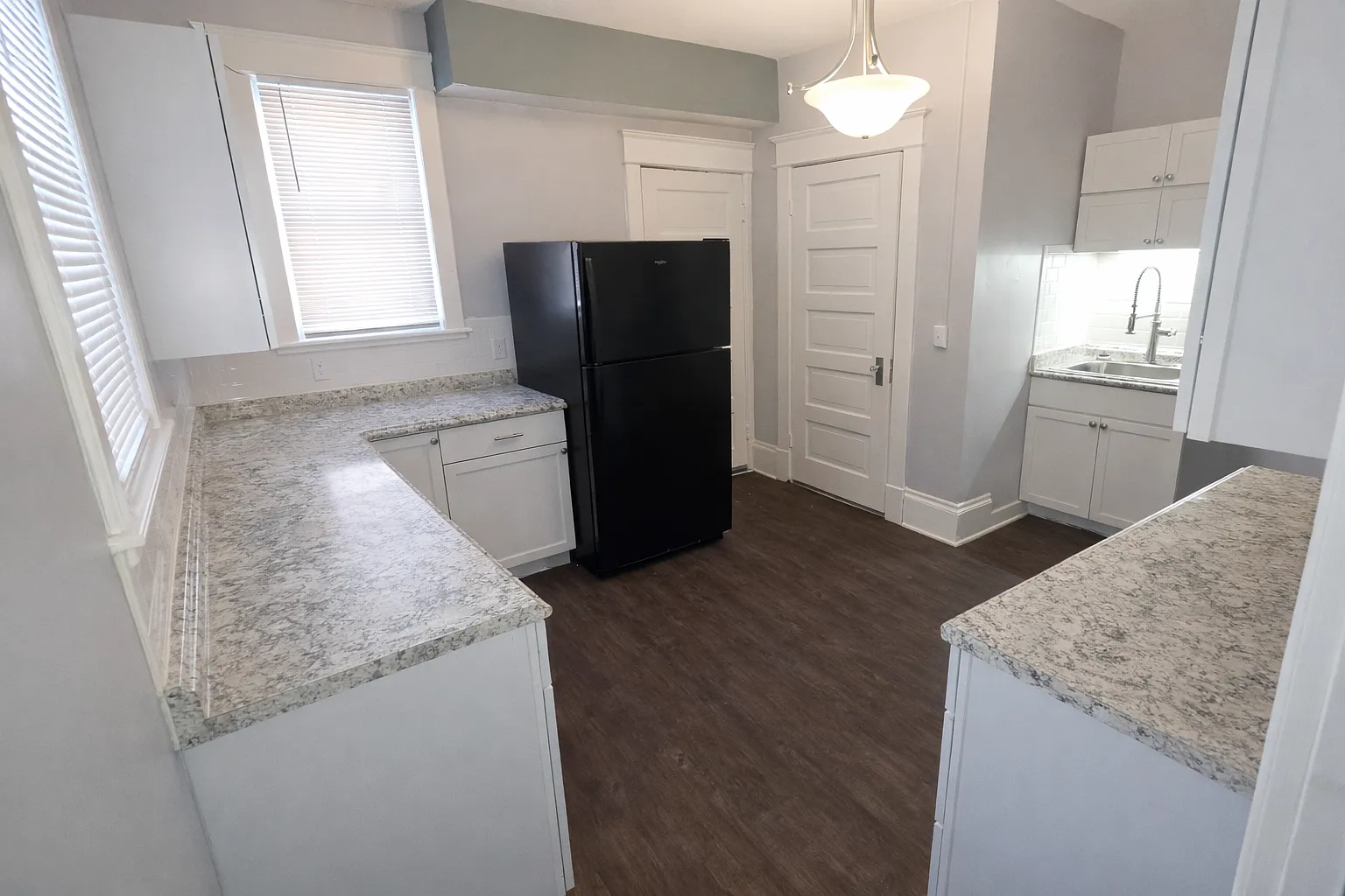 5 bed, $2,900 — Photo 2