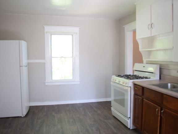 5th image of 942 Fountain St NE #2