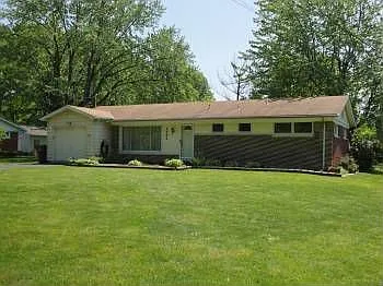 4492 Schoolhouse Rd photo 1