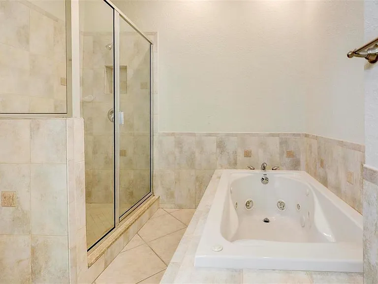 7032 River Run Blvd — Photo 13