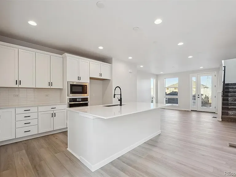 5245 Queen Ct — Photo 2