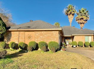 6035 Ray Dr, Pasadena, TX 77505