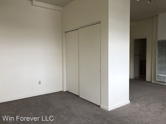 5th image of 5227 Leary Ave NW APT 402