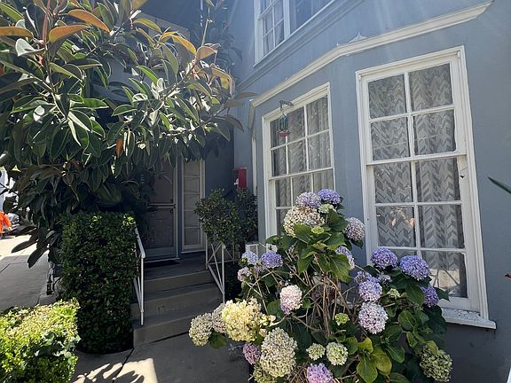 5th image of 462 Kelton Ave #462