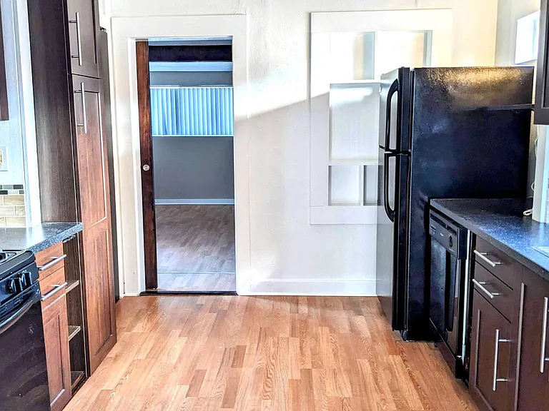 3627 Wilson Ave — Photo 5