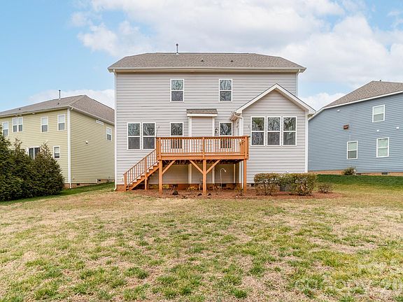 5th image of 728 Lakeview Dr #109
