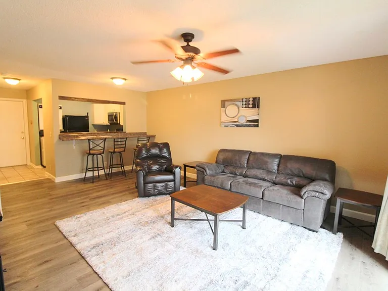 1390H Hunters Rd — Photo 33