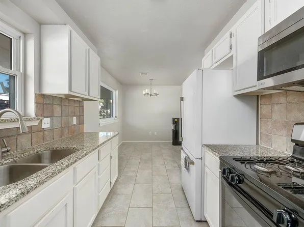 1236 Cathy Ln, Midwest City, OK 73110