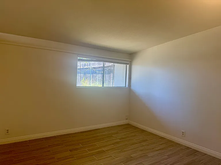 1123 Gravelia St — Photo 10