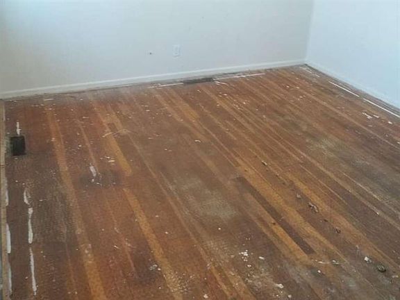 3rd image of 1476 Courter St