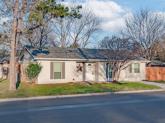 2nd image of 1717 Meadow Oak St