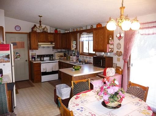 2nd image of 626 North St