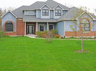 W2306 Woods View Dr, Oconomowoc, WI 53066