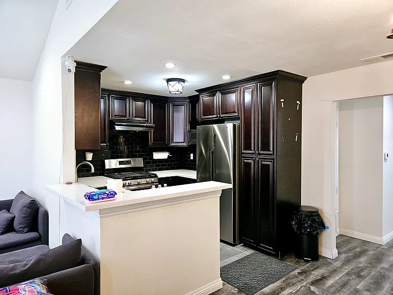 18427 Vincennes St #34 — Photo 17