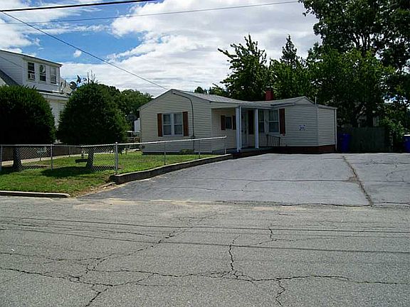 3rd image of 110 Vincent Ave