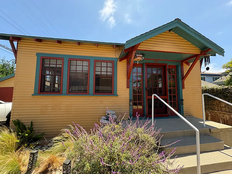 716 Stanley Ave — Photo 1