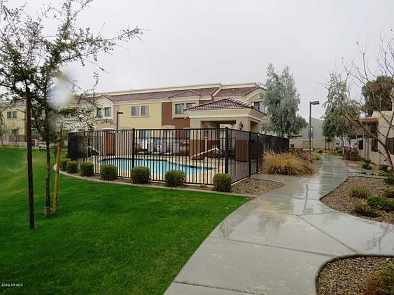 2nd image of 125 N Sunvalley Blvd #114