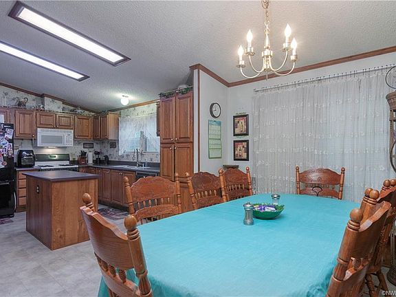 5th image of 2808 Wisteria St